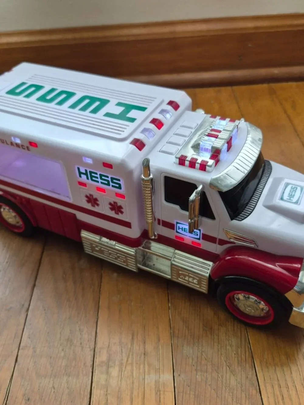 2020 Hess Toy Truck Ambulance Lights and Sounds